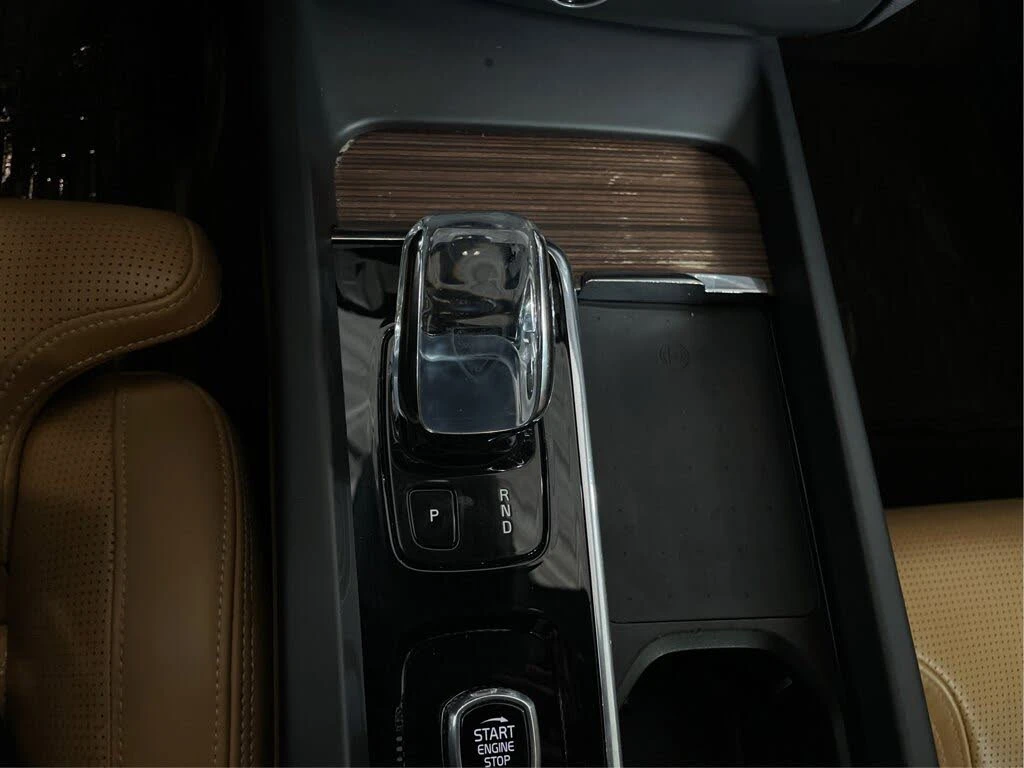 Volvo XC60 T8 Recharge Inscription eAWD/Harman Kardon/360/ОБД, снимка 13 - Автомобили и джипове - 56202823