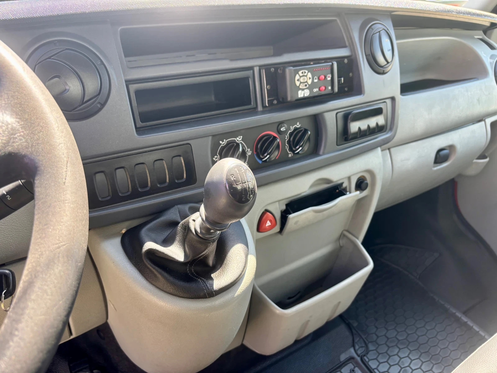 Renault Master 2.5DCI 120k САМОСВАЛ КАТ B - изображение 9