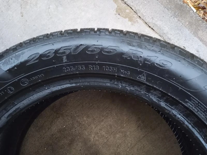 Гуми Зимни 235/55R19, снимка 8 - Гуми и джанти - 45649559