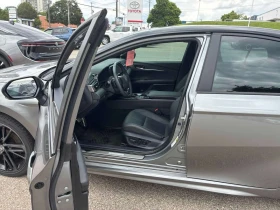 Toyota Camry * CVT AWD * АВТОКРЕДИТ БЕЗ ПЪРВОНАЧАЛНА ВНОСКА* , снимка 16