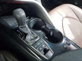 Toyota Camry XV70 2.5 LE Hybrid, снимка 8