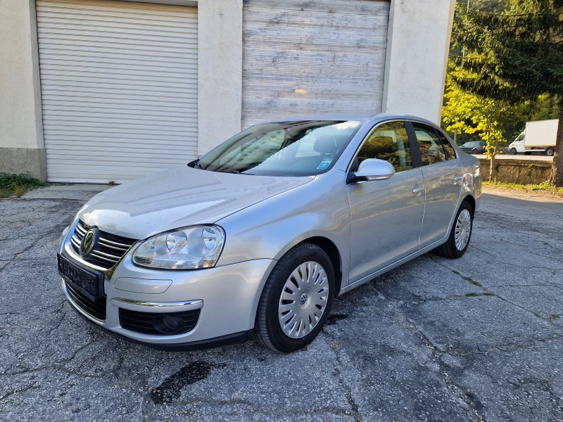 VW Jetta 1.6i-102к.с mpi, снимка 1 - Автомобили и джипове - 47110418