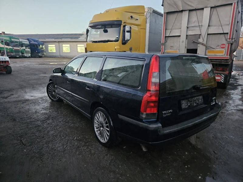 Volvo V70, снимка 2 - Автомобили и джипове - 48284512