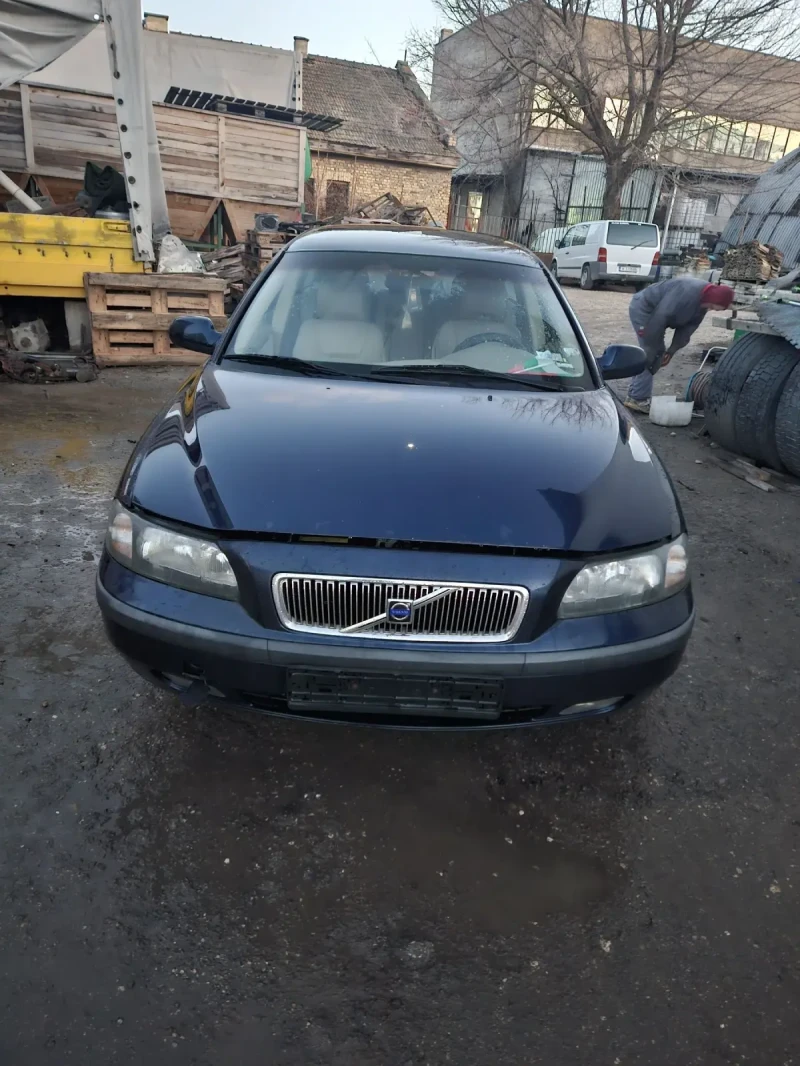 Volvo V70, снимка 1 - Автомобили и джипове - 48284512