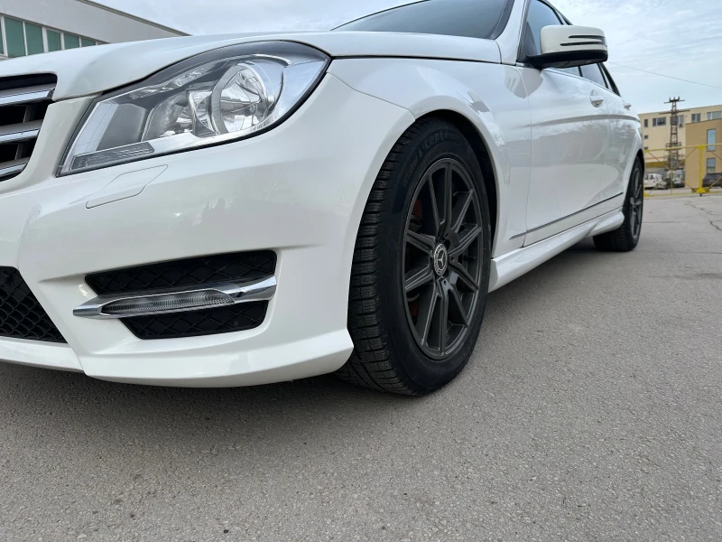 Mercedes-Benz C 300, снимка 4 - Автомобили и джипове - 48895927