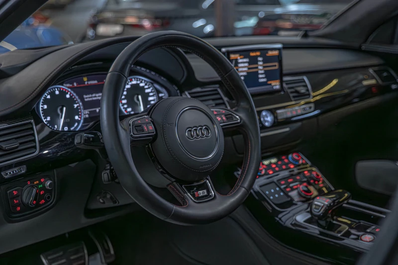 Audi S8 PLUS/Bang&Olufsen/RSE/HuD/Камера/, снимка 7 - Автомобили и джипове - 49449915