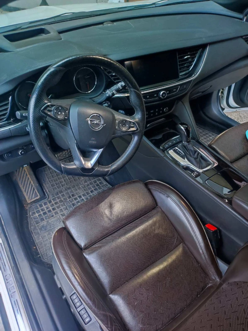 Opel Insignia, снимка 9 - Автомобили и джипове - 51917176