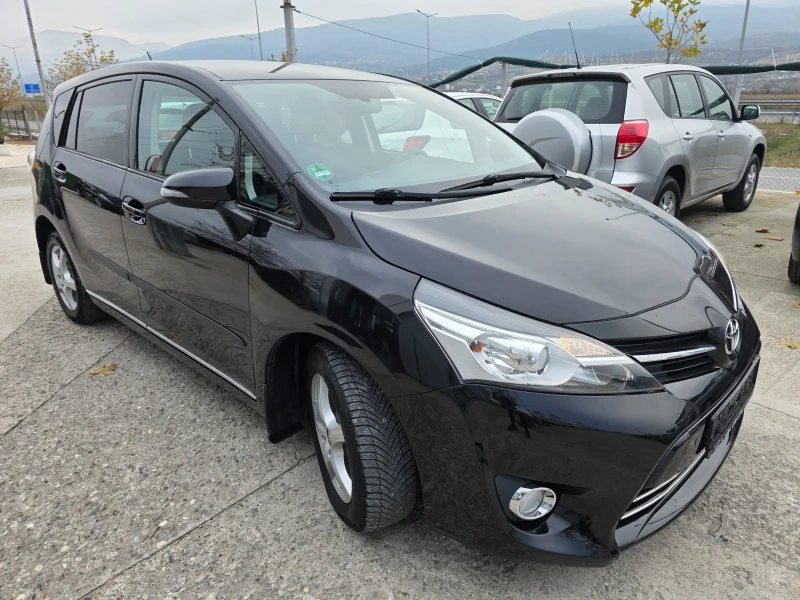 Toyota Verso 2.0 D4D FaceLift Handsfree Тмпомат Парктроник, снимка 2 - Автомобили и джипове - 52805006
