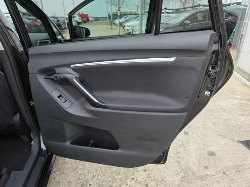 Toyota Verso 2.0 D4D FaceLift Handsfree Тмпомат Парктроник, снимка 9 - Автомобили и джипове - 52805006