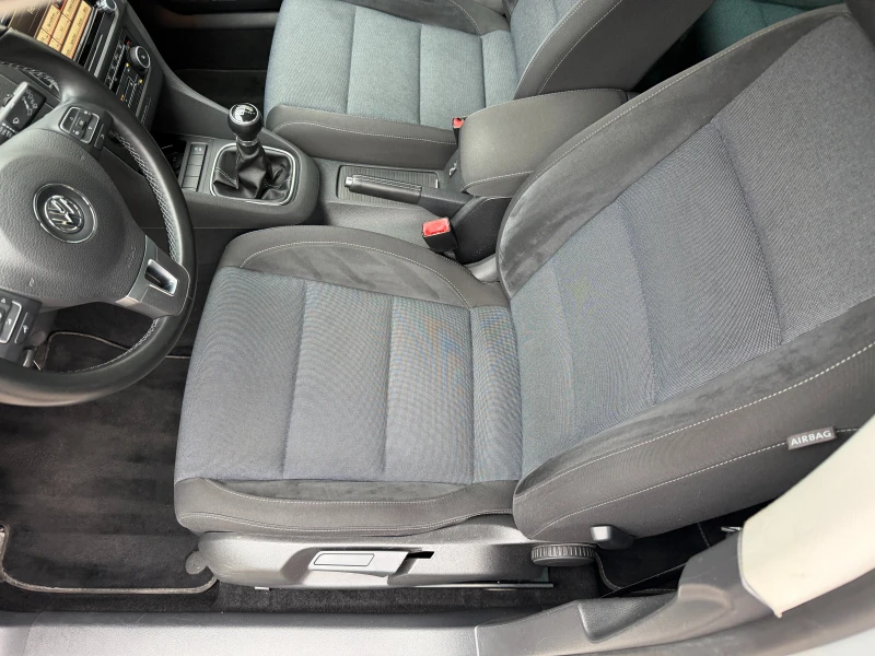 VW Golf 2.0TDI* СЪС СЕРВИЗНА КНИЖКА С ПЪЛНА ИСТОРИЯ , снимка 7 - Автомобили и джипове - 52989087