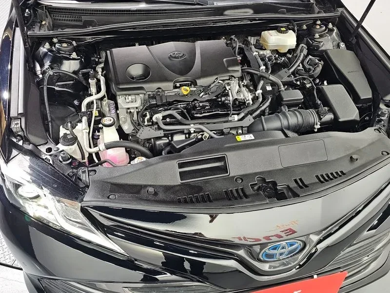 Toyota Camry XV70 2.5 LE Hybrid, снимка 5 - Автомобили и джипове - 55622028