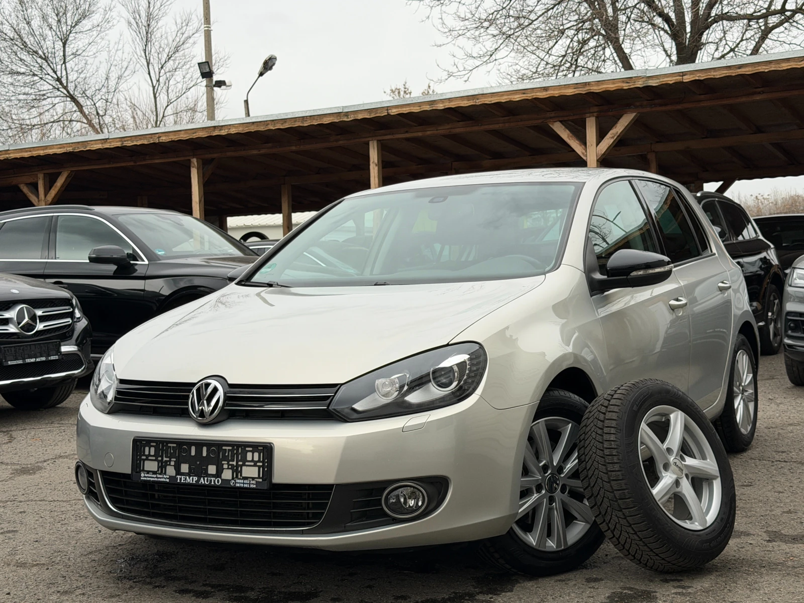 VW Golf 2.0TDI* СЪС СЕРВИЗНА КНИЖКА С ПЪЛНА ИСТОРИЯ , снимка 1