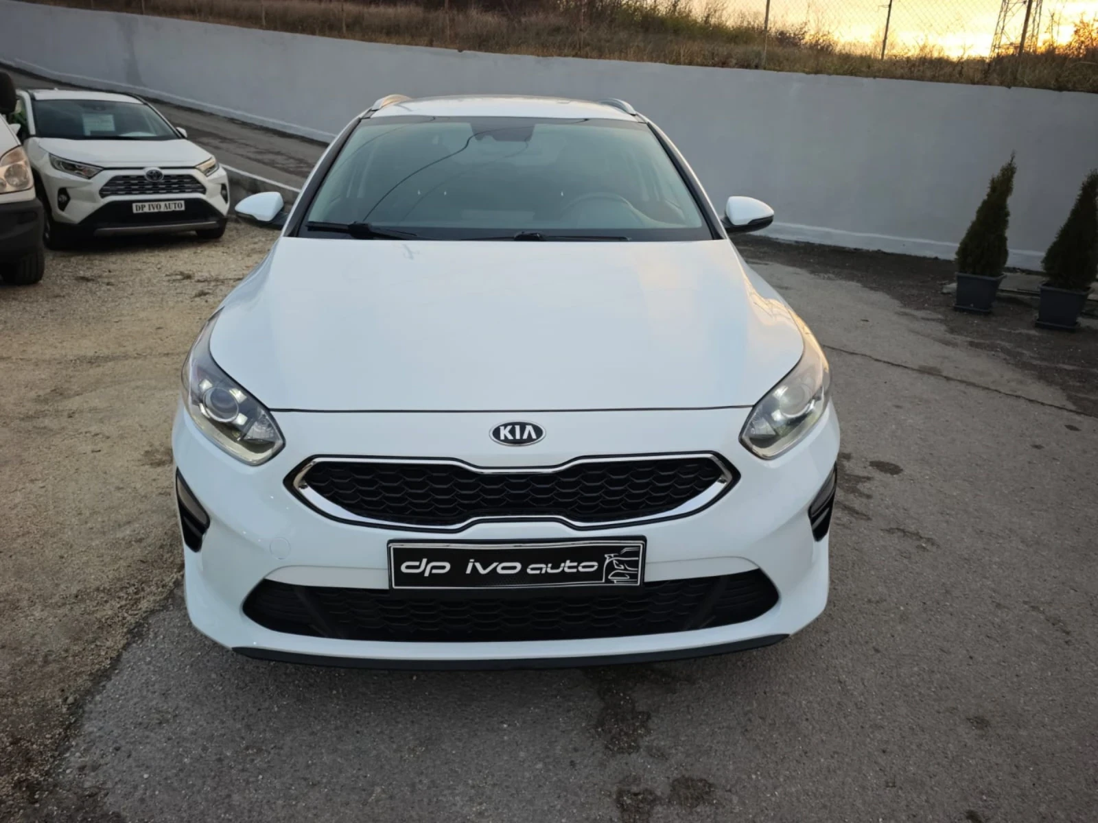 Kia Ceed 1.6CRDI* КОЖА* ГОЛЯМА МУЛТИМЕДИЯ. ОТЛИЧЕН - изображение 7