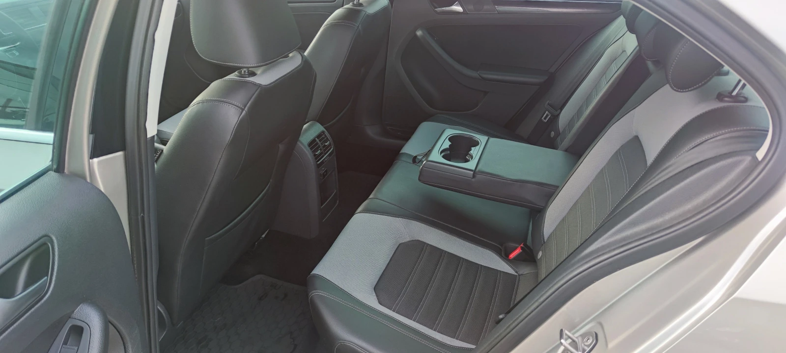 VW Jetta 2.0TDI | Mobile.bg   15