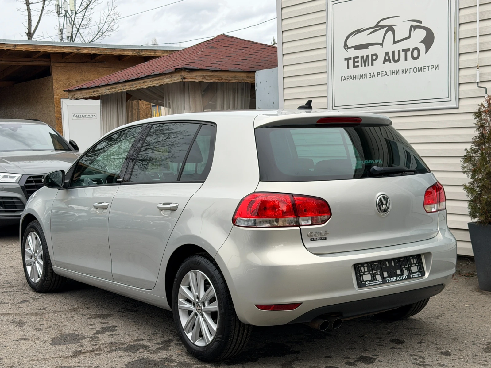 VW Golf 2.0TDI* СЪС СЕРВИЗНА КНИЖКА С ПЪЛНА ИСТОРИЯ  - изображение 5