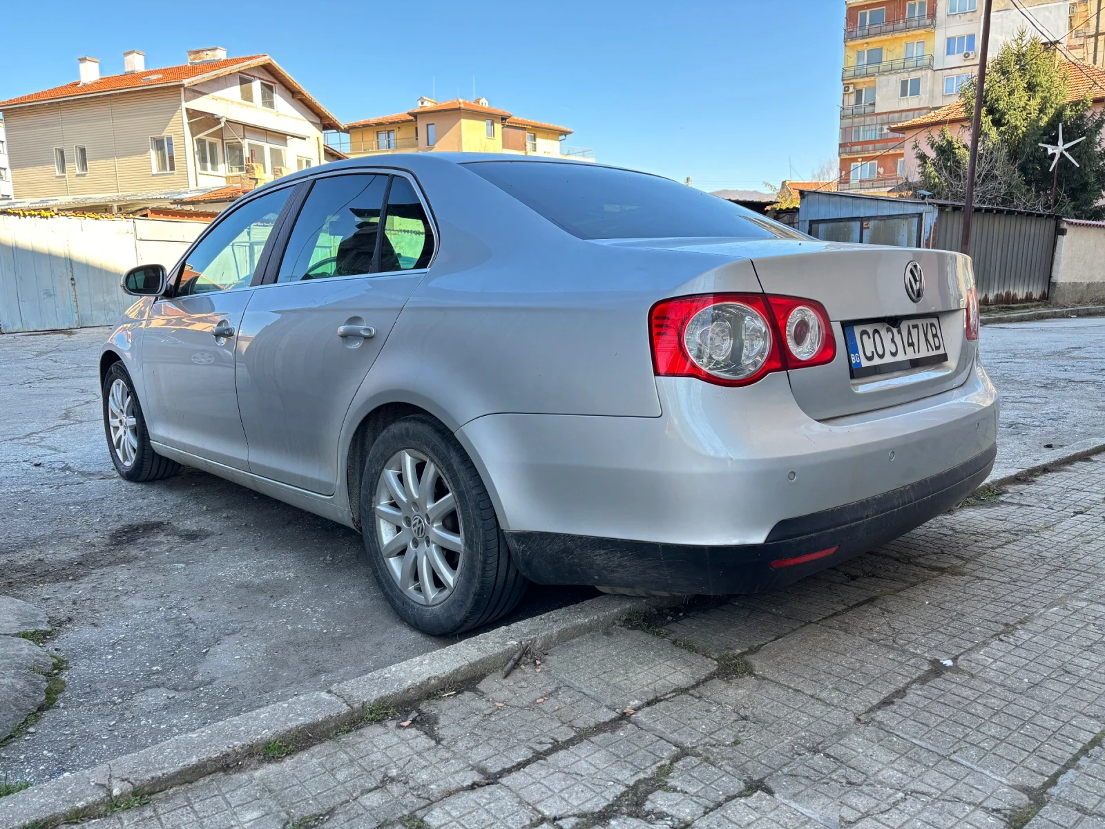 VW Jetta 1.9TDI DSG6. 105 - изображение 4