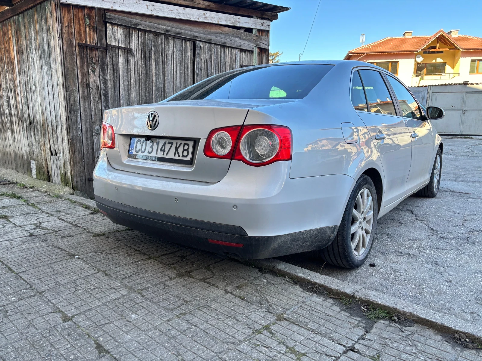 VW Jetta 1.9TDI DSG6. 105 - изображение 3