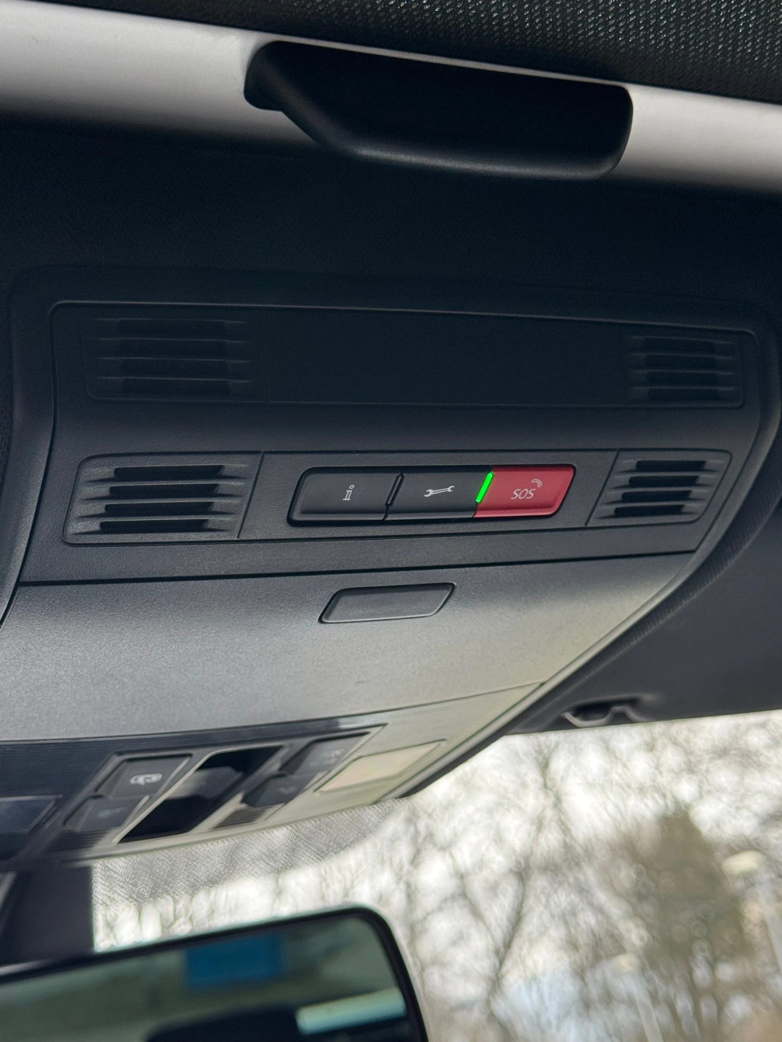 VW Golf 7.5 R-Line | Панорама | Keyless | LED | , снимка 13 - Автомобили и джипове - 53902328