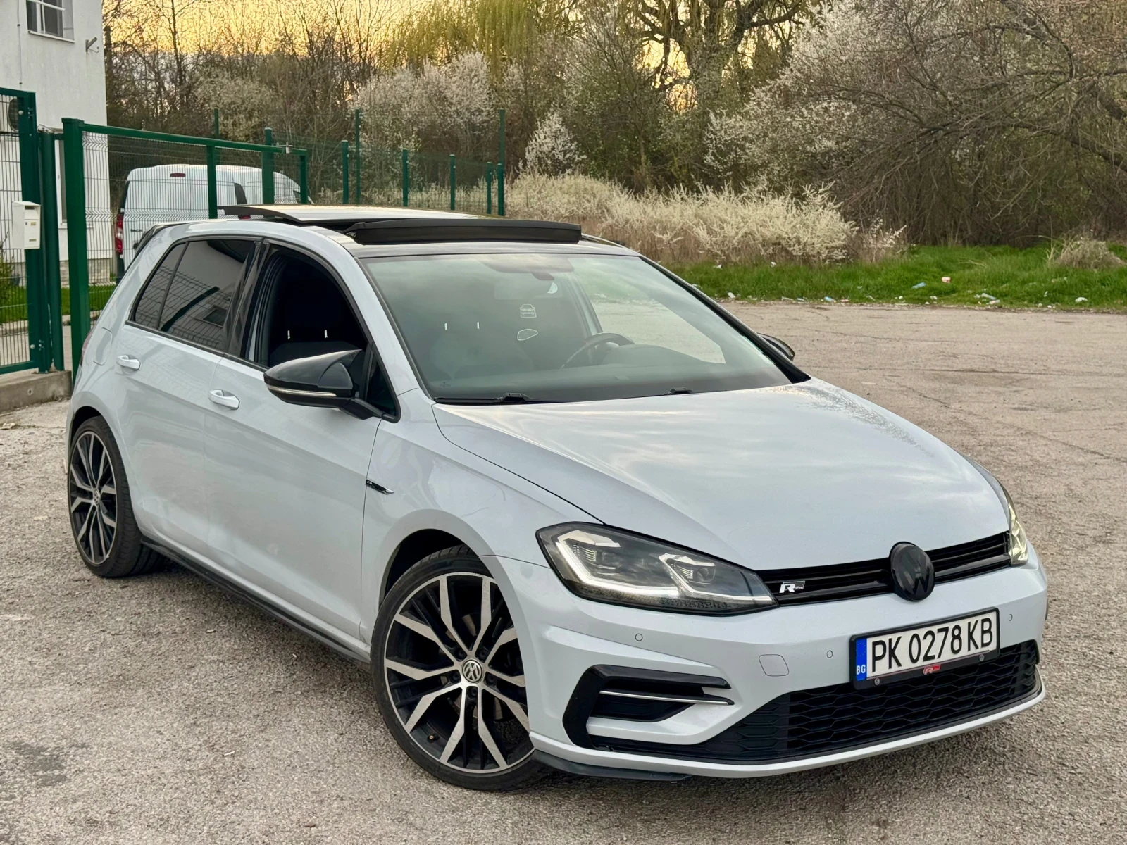 VW Golf 7.5 R-Line | Панорама | Keyless | LED | 