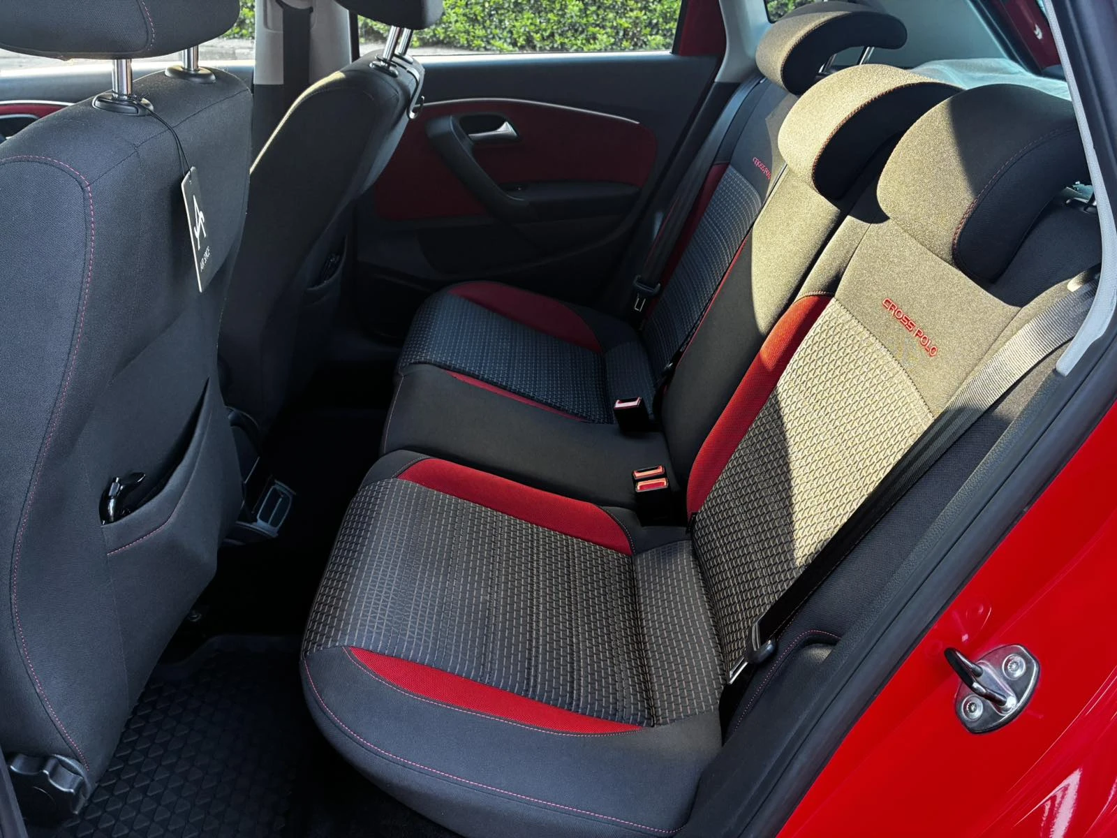 VW Polo CROSS, снимка 7 - Автомобили и джипове - 54100607