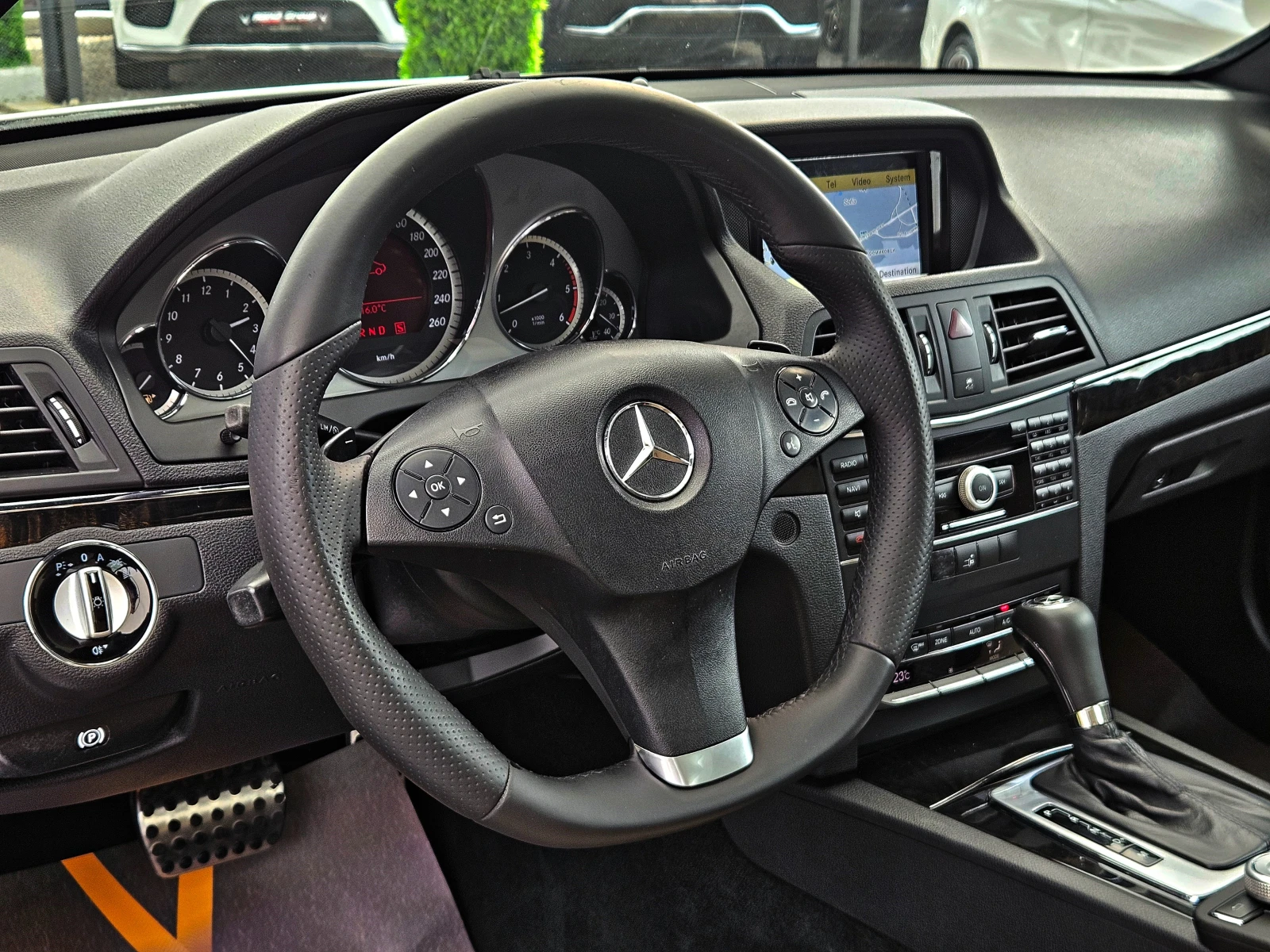 Mercedes-Benz E 350 AMG/COUPE/GERMANY/PANORAMA/7G-TRONIC/LIZING, снимка 11 - Автомобили и джипове - 54149371