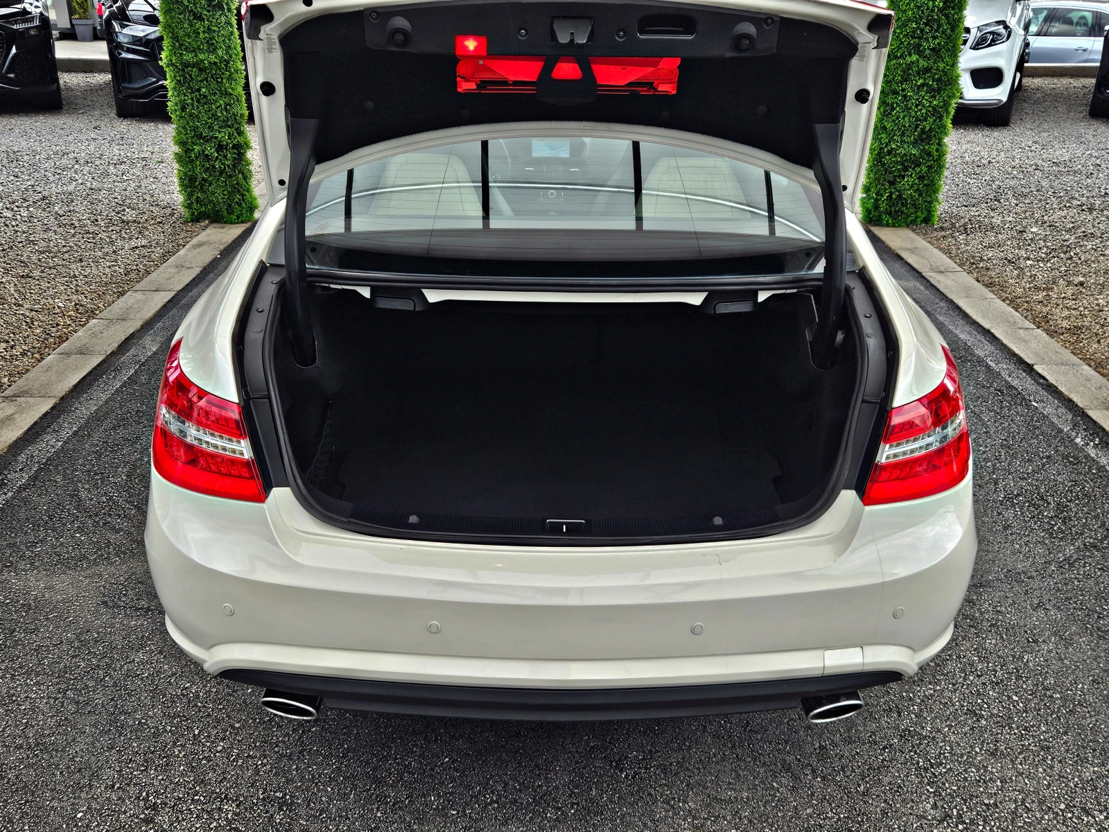 Mercedes-Benz E 350 AMG/COUPE/GERMANY/PANORAMA/7G-TRONIC/LIZING, снимка 8 - Автомобили и джипове - 54149371