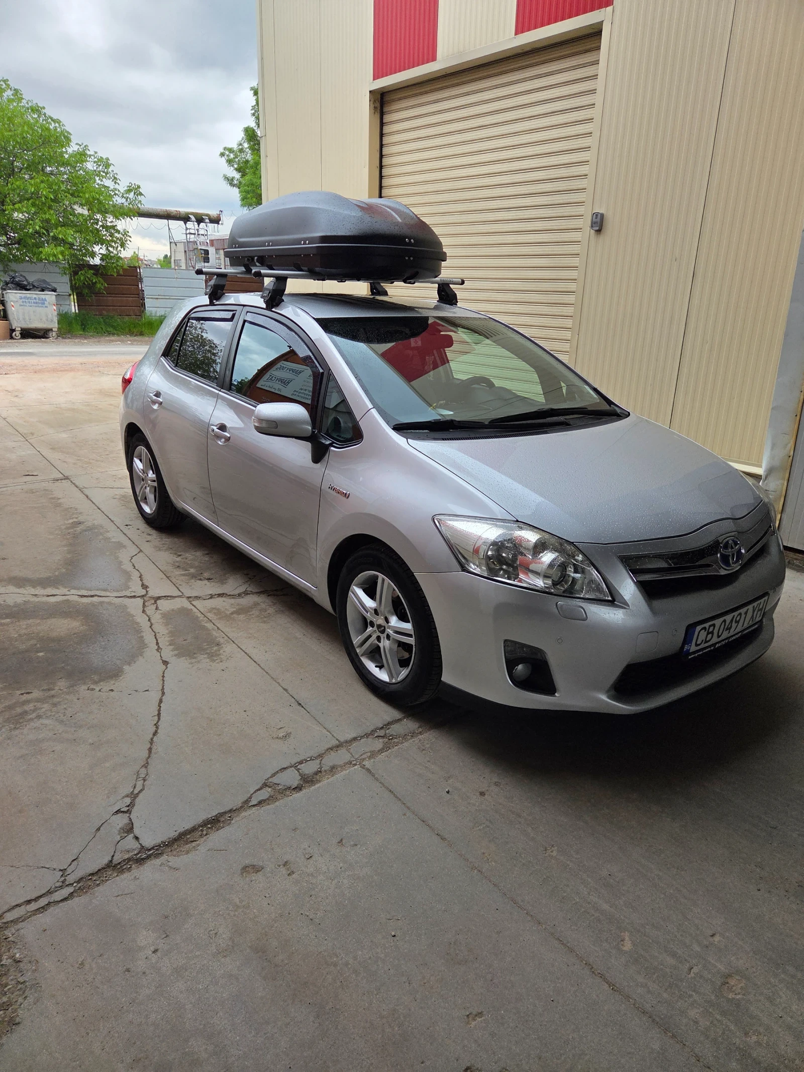Toyota Auris Хибрид, снимка 17 - Автомобили и джипове - 54478687