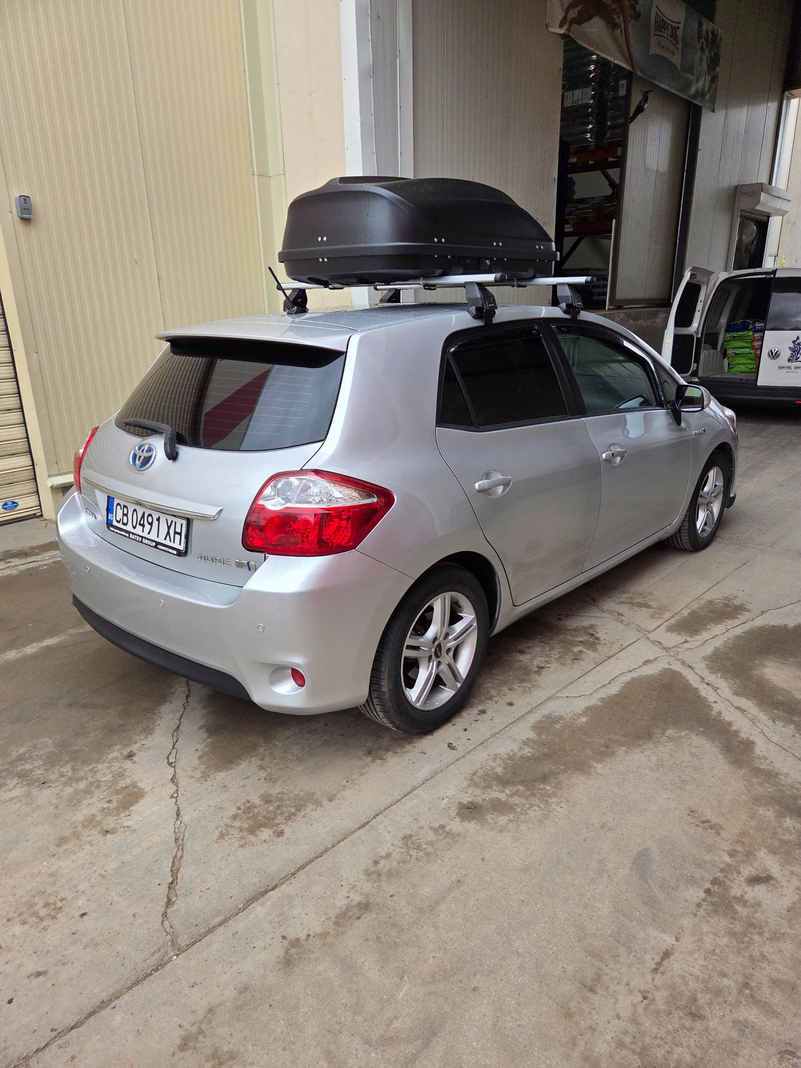 Toyota Auris Хибрид, снимка 14 - Автомобили и джипове - 54478687