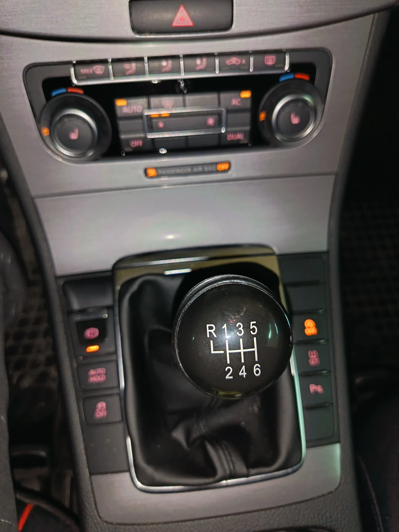 VW Passat 2000kb TDI 140 k.c., снимка 4 - Автомобили и джипове - 54768640