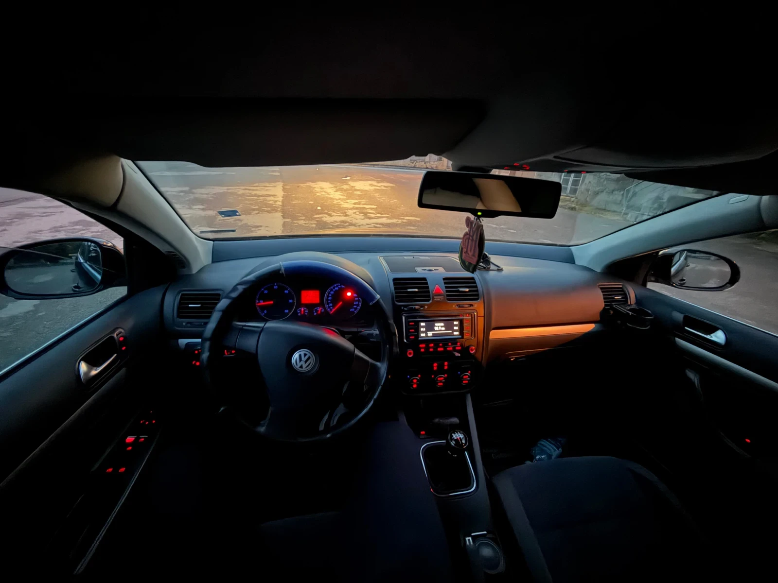 VW Jetta, снимка 10 - Автомобили и джипове - 54824383