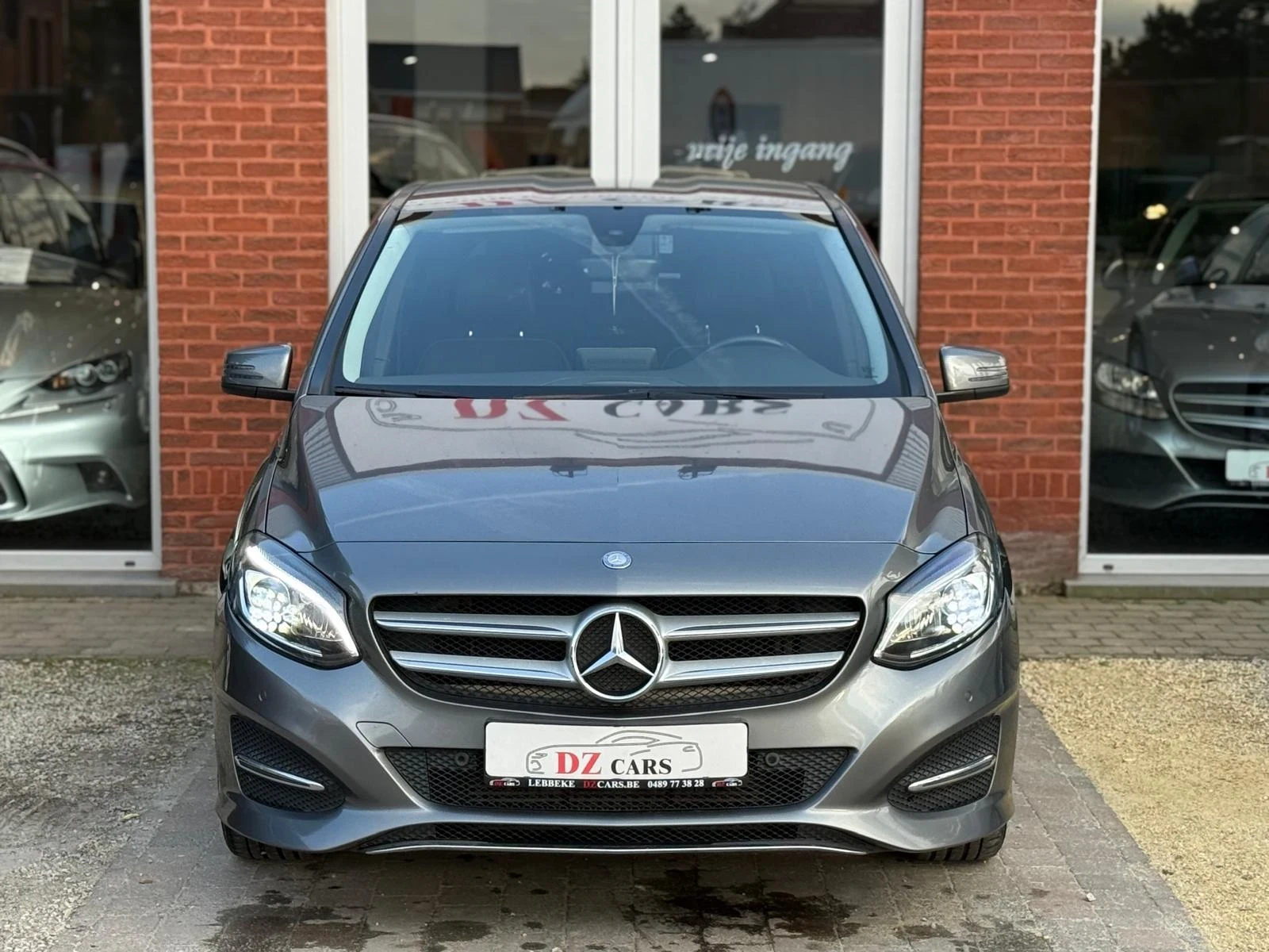 Mercedes-Benz B 220