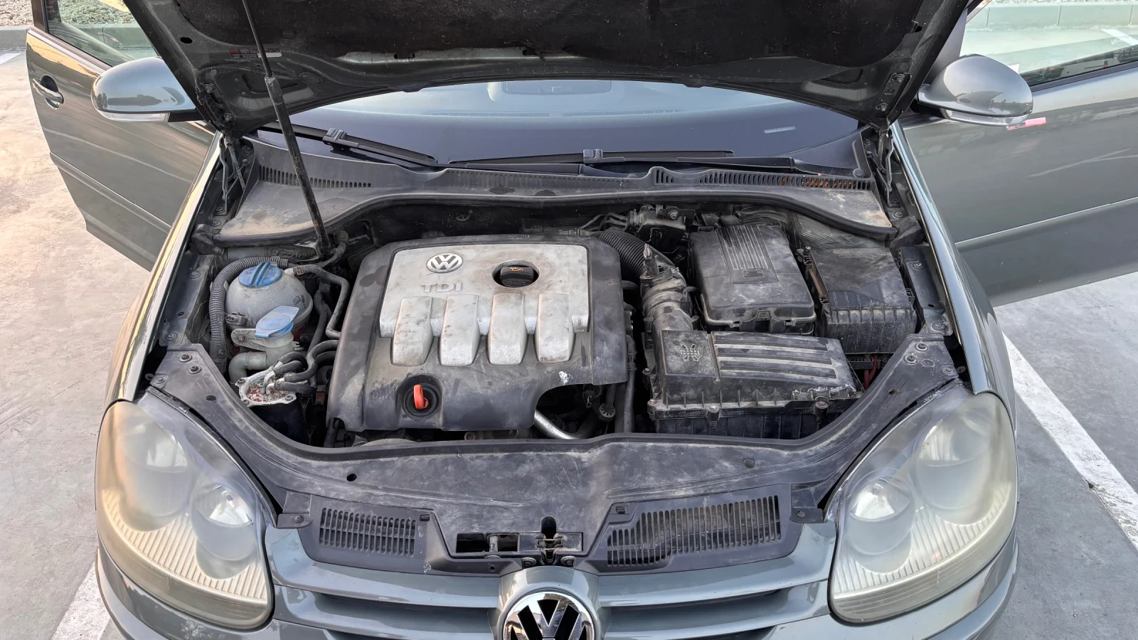 VW Golf 2.0 TDI 140 к.с., снимка 11 - Автомобили и джипове - 55711379