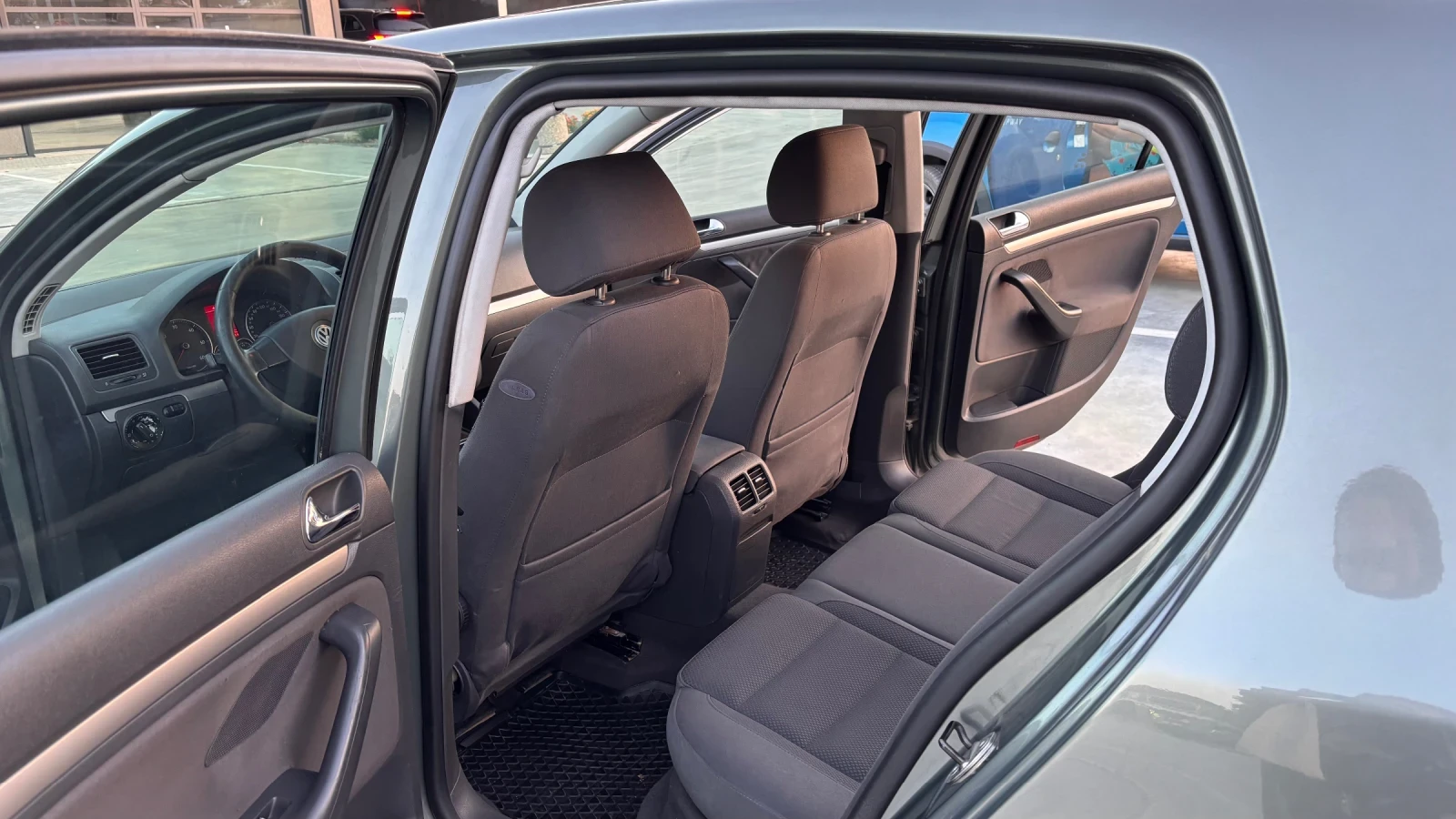 VW Golf 2.0 TDI 140 к.с., снимка 6 - Автомобили и джипове - 55711379
