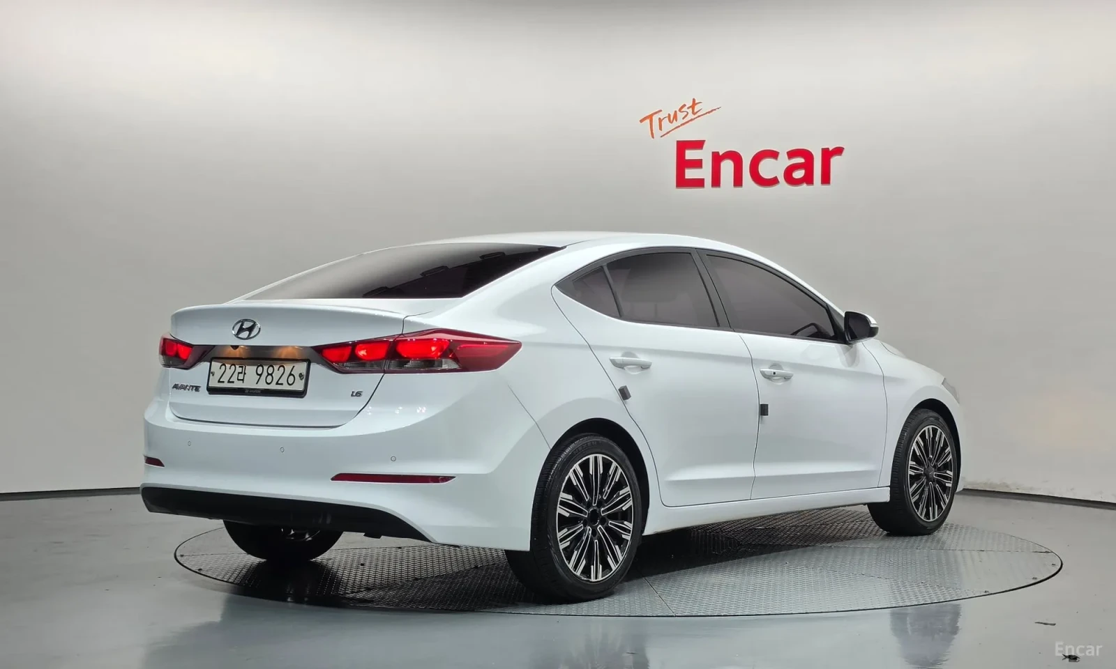 Hyundai Elantra Подгрев\Start Stop\Реални километри, снимка 2 - Автомобили и джипове - 56295682