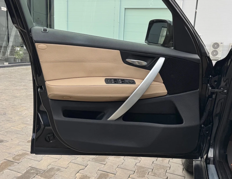 BMW X3 2.0d * Facelift* Кожа/Автоматик/Xenon, снимка 12 - Автомобили и джипове - 53046938
