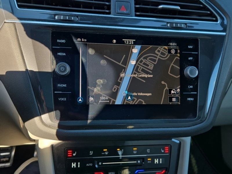 VW Tiguan * HIGHLINE R LINE * CARFAX * БЕЗ ПЪРВОНАЧАЛНА ВНОС, снимка 13 - Автомобили и джипове - 53261368