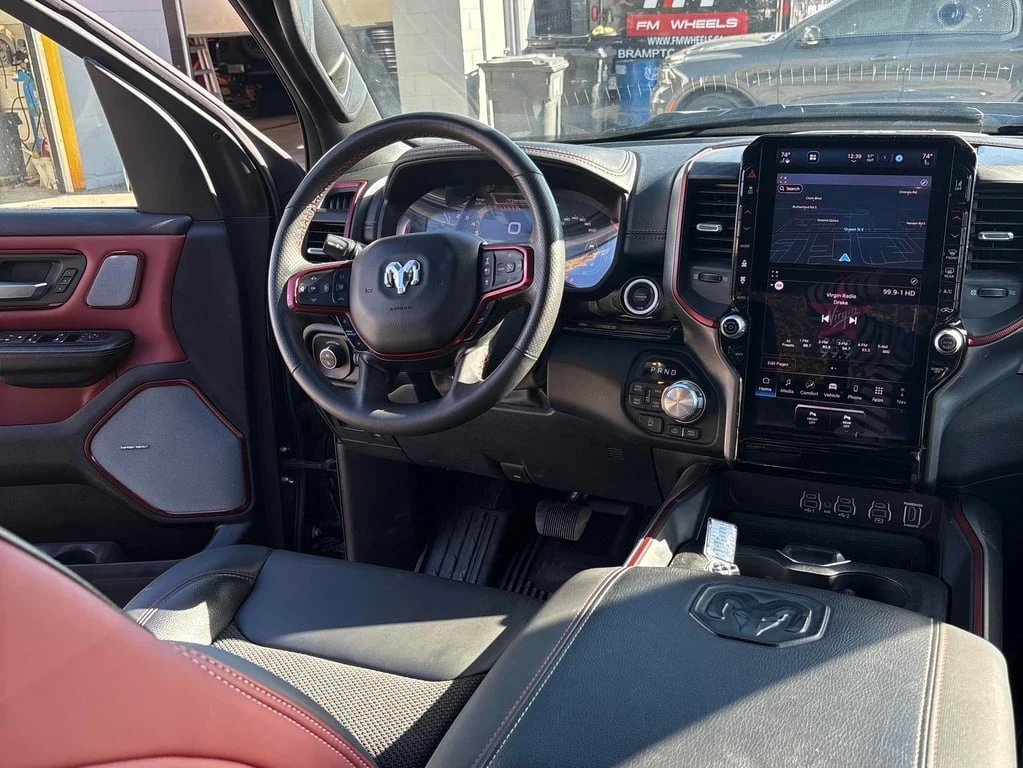 Dodge RAM 1500 * Rebel / DISTRONIC / 360 / CARFAX - изображение 10