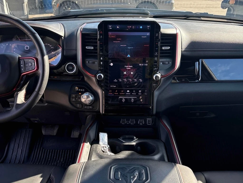 Dodge RAM 1500 * Rebel / DISTRONIC / 360 / CARFAX - изображение 9