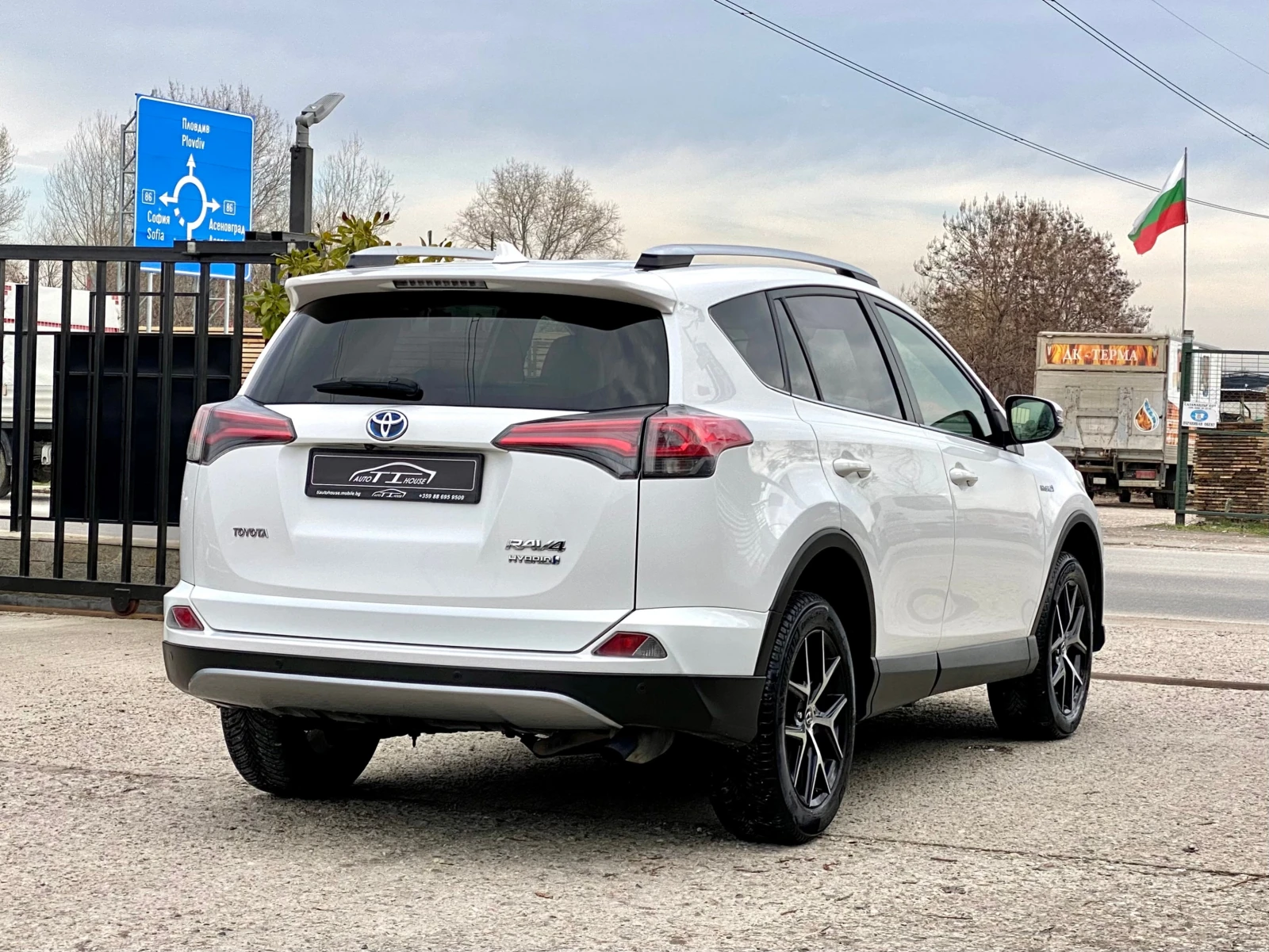 Toyota Rav4 2.5 Hybrid* Key GO* Dis* Full* КАТО НОВА*  - изображение 2