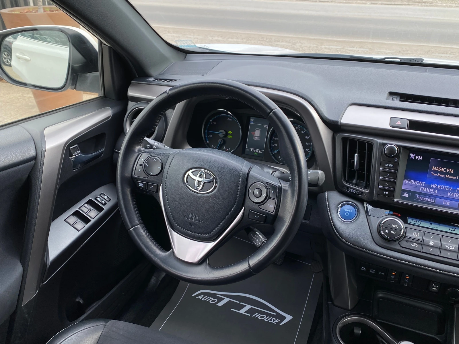 Toyota Rav4 2.5 Hybrid* Key GO* Dis* Full* ���� ����*  | Mobile.bg � ����������� 13