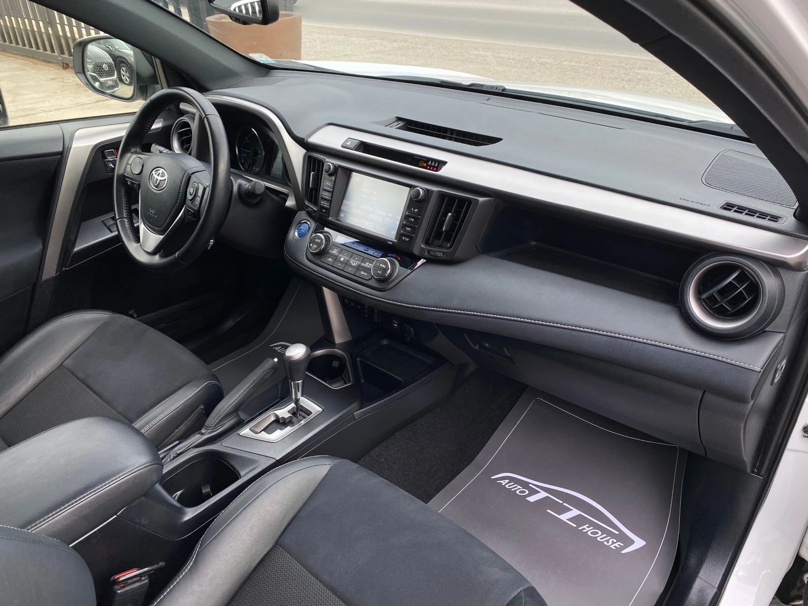 Toyota Rav4 2.5 Hybrid* Key GO* Dis* Full* КАТО НОВА*  - изображение 10