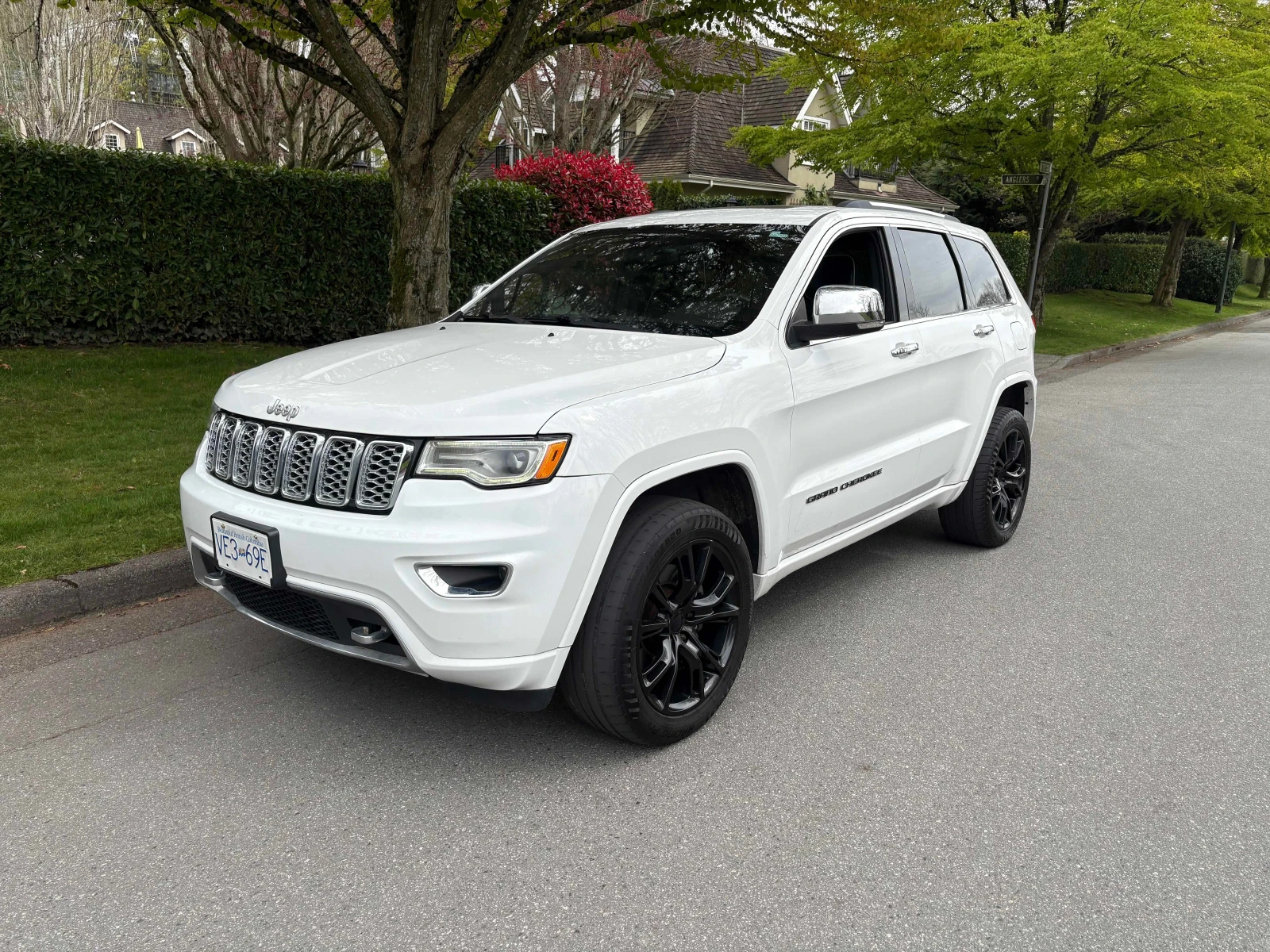 Jeep Grand cherokee Overland* 5.7* AWD* CARFAX* ТОП СЪСТОЯНИЕ* 