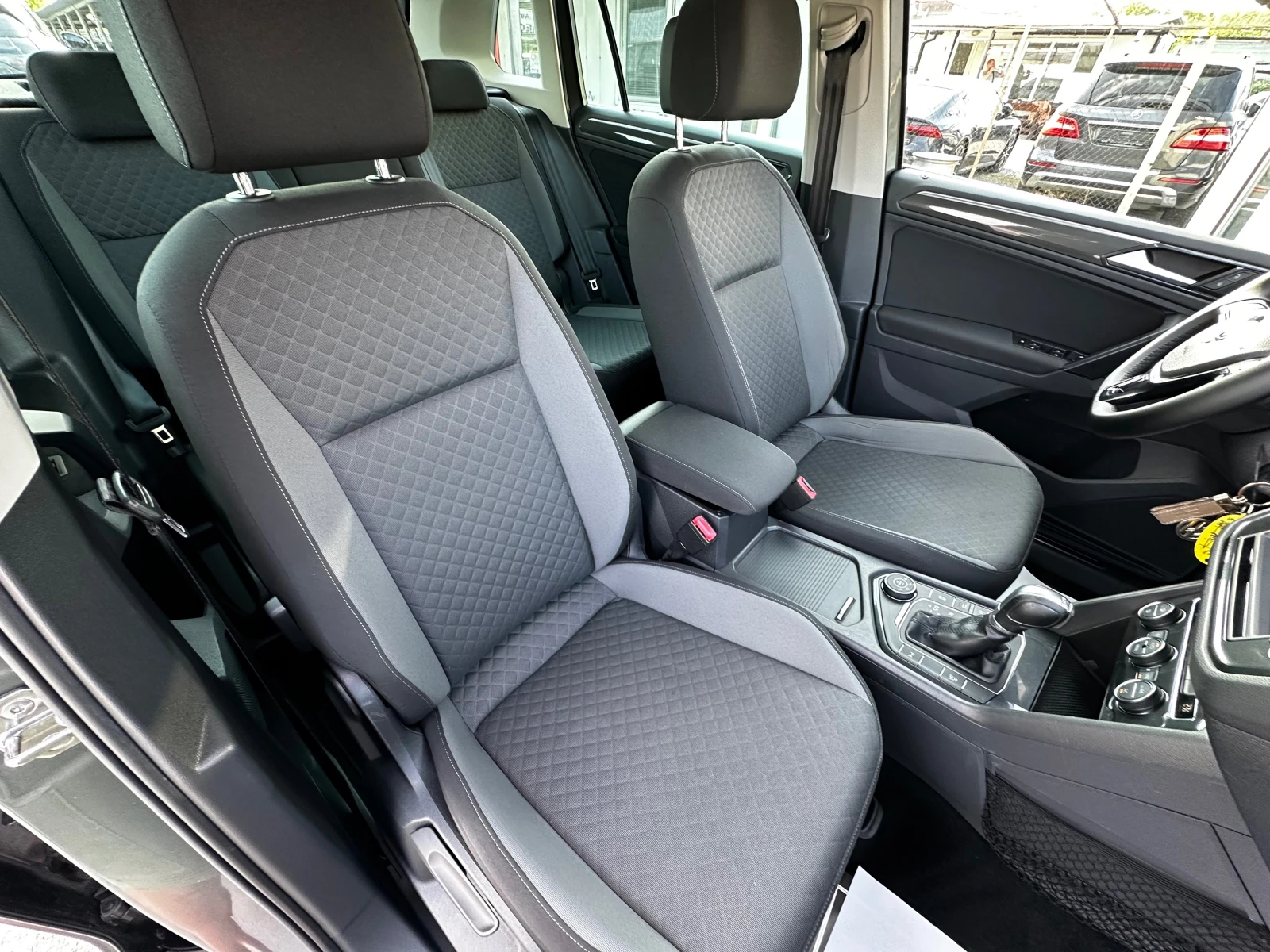 VW Tiguan 2.0TDI 150к.с 4Motion* DSG, снимка 8 - Автомобили и джипове - 54655867