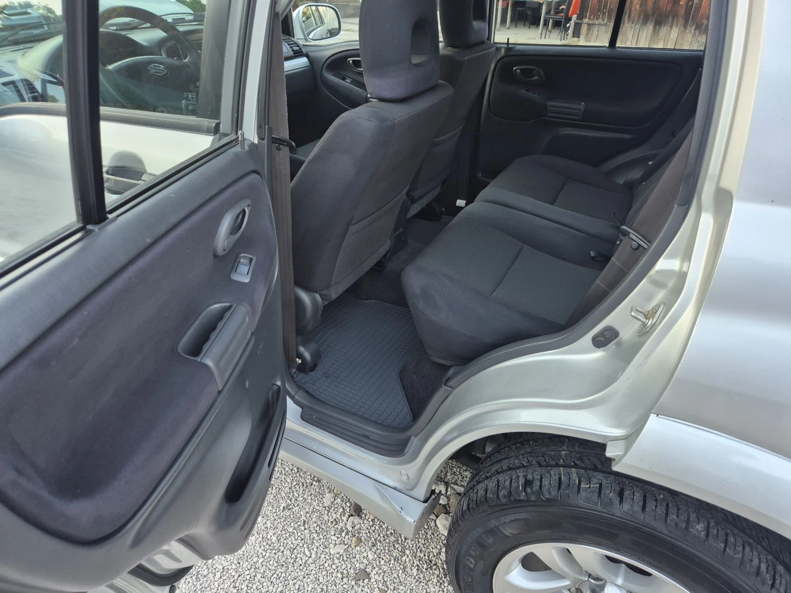 Suzuki Grand vitara 2.0бензин 128к.с, снимка 9 - Автомобили и джипове - 55158220