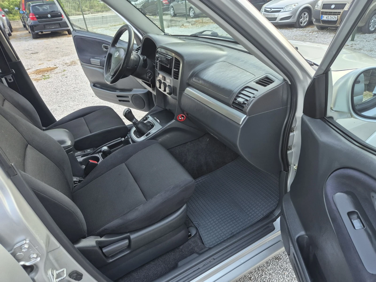 Suzuki Grand vitara 2.0бензин 128к.с, снимка 13 - Автомобили и джипове - 55158220