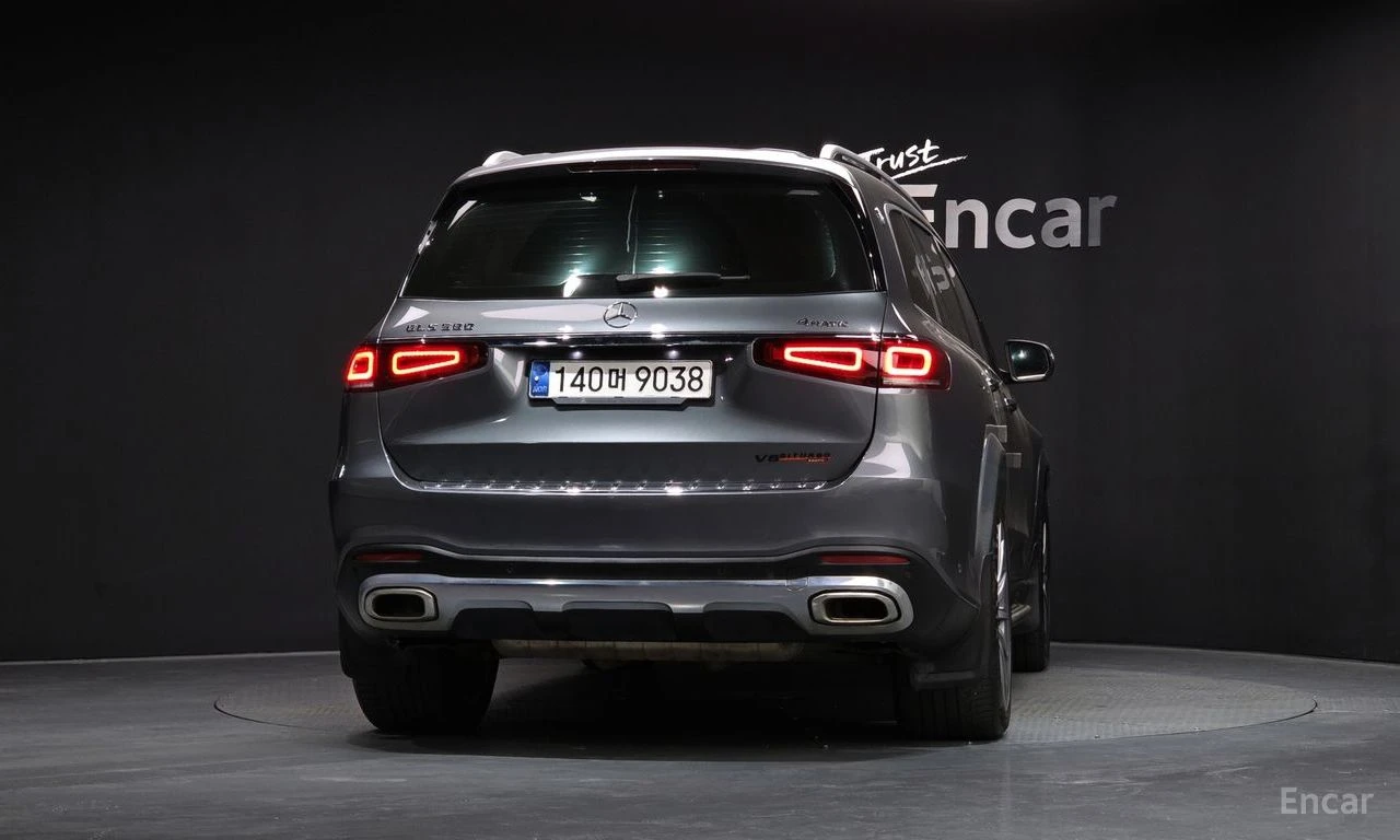 Mercedes-Benz GLS580 AMG* LINE* BURMESTER* ОБДУХВАНЕ* ДИСТРОНИК* МАСАЖ*, снимка 4 - Автомобили и джипове - 55446717
