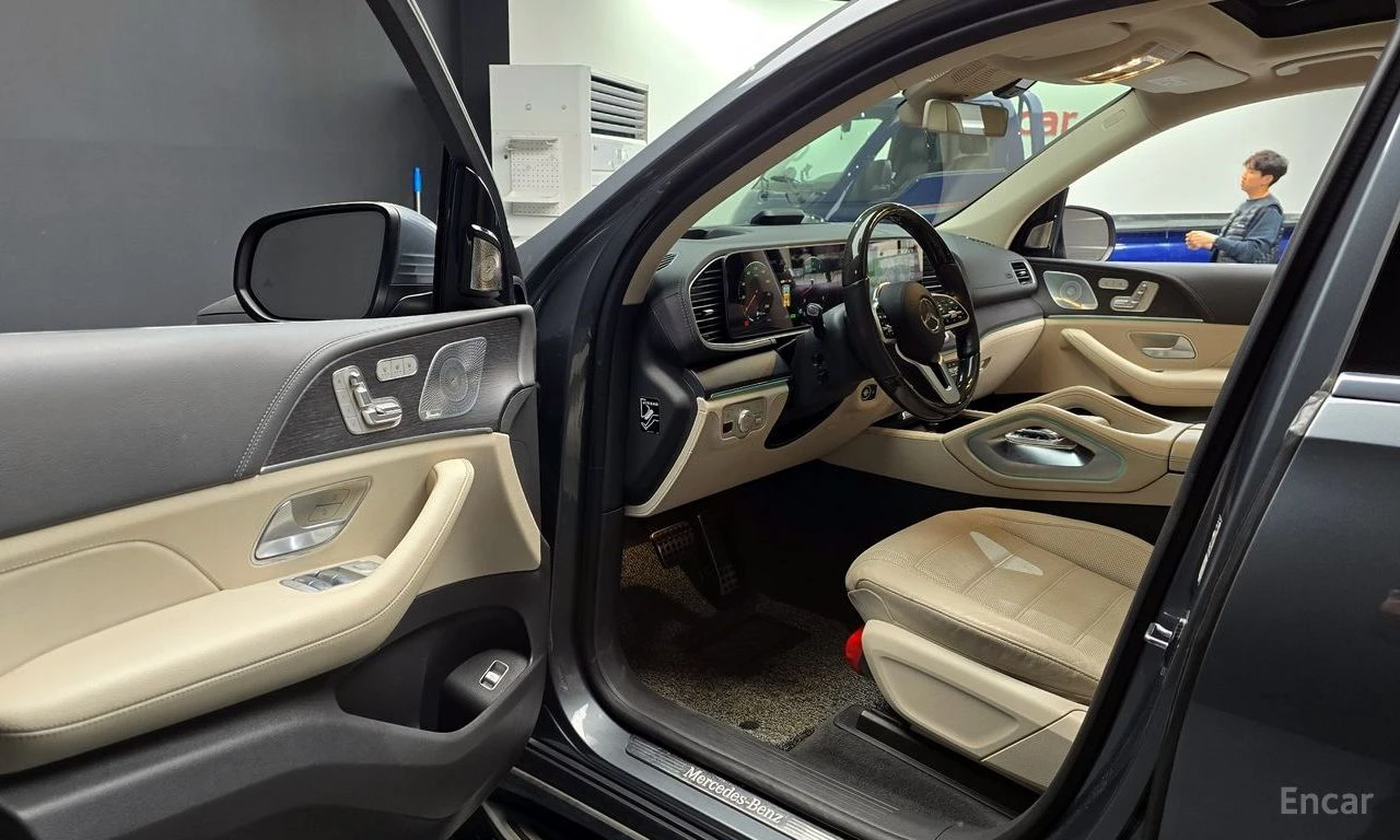 Mercedes-Benz GLS580 AMG* LINE* BURMESTER* ОБДУХВАНЕ* ДИСТРОНИК* МАСАЖ*, снимка 5 - Автомобили и джипове - 55446717