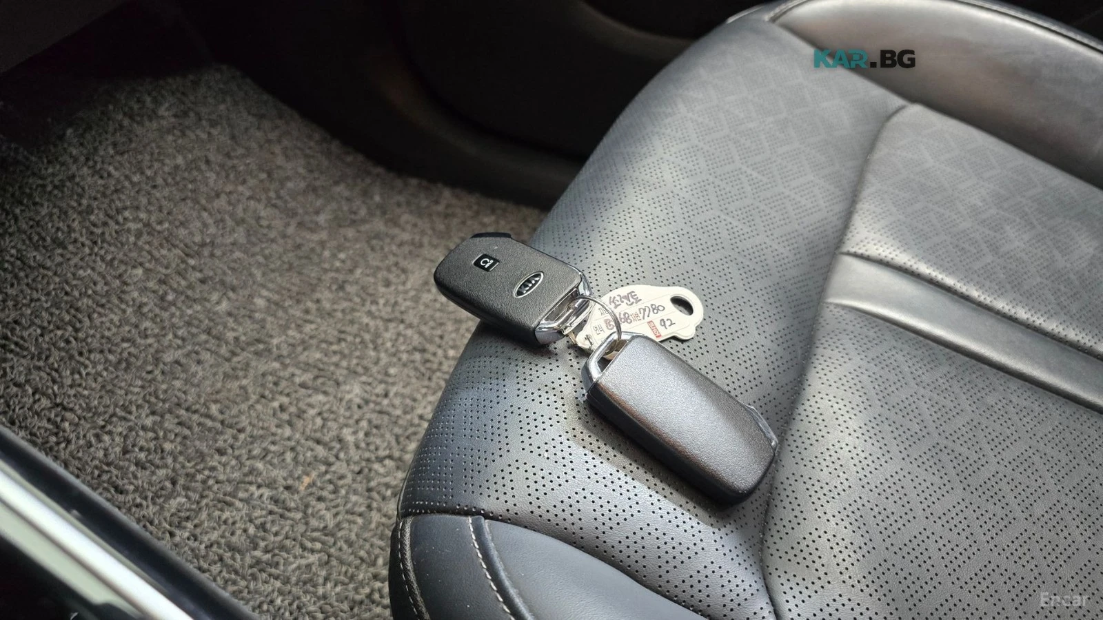 Kia Sorento PRESTIGE* КОЖА* ПОДГРЕВ* ОБДУХВ* НАВИ* КАМЕРА, снимка 15 - Автомобили и джипове - 56046173