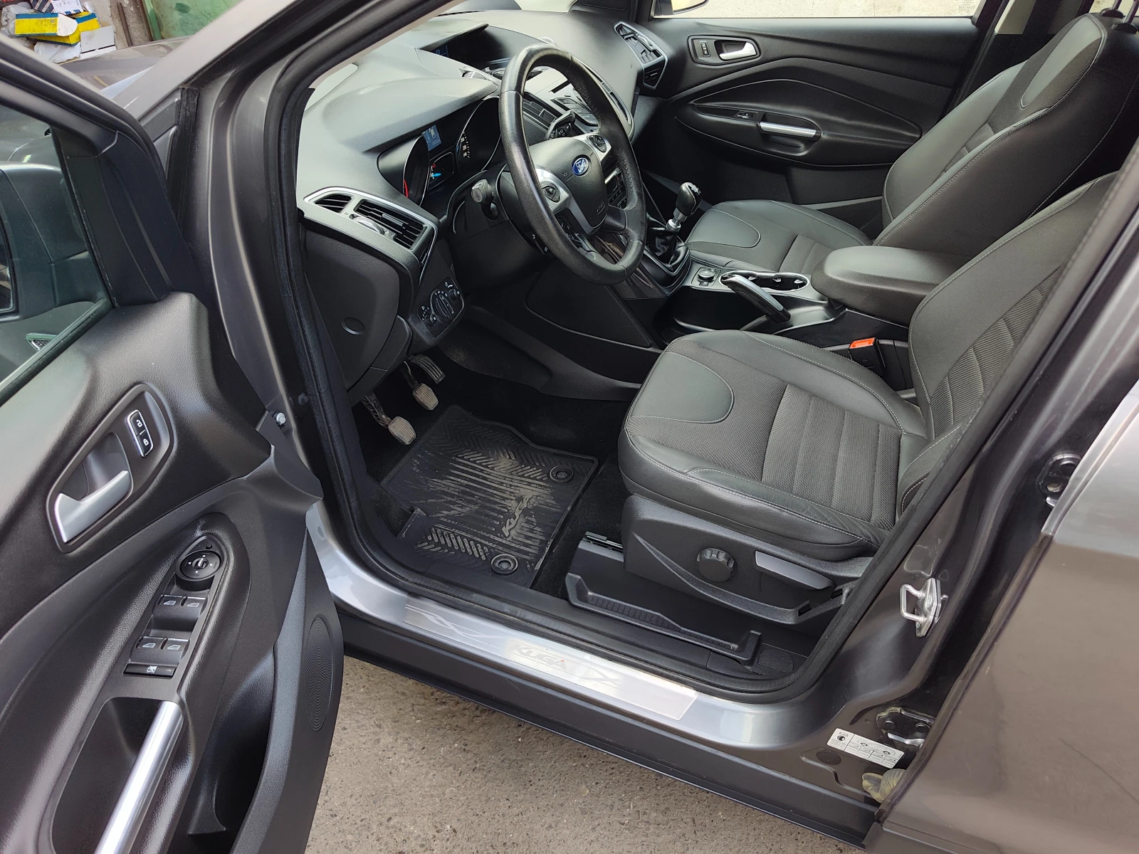 Ford Kuga 2.0TDCI TITANIUM 4WD, снимка 9 - Автомобили и джипове - 56321625
