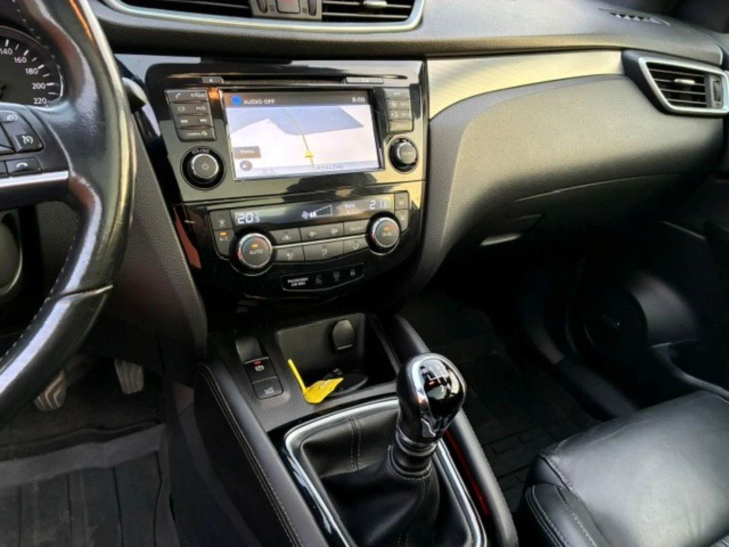 Nissan Qashqai Tekna Plus 1.5 Дизел, снимка 4 - Автомобили и джипове - 56353712